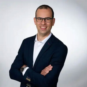 Customer-Gustavo Fernando